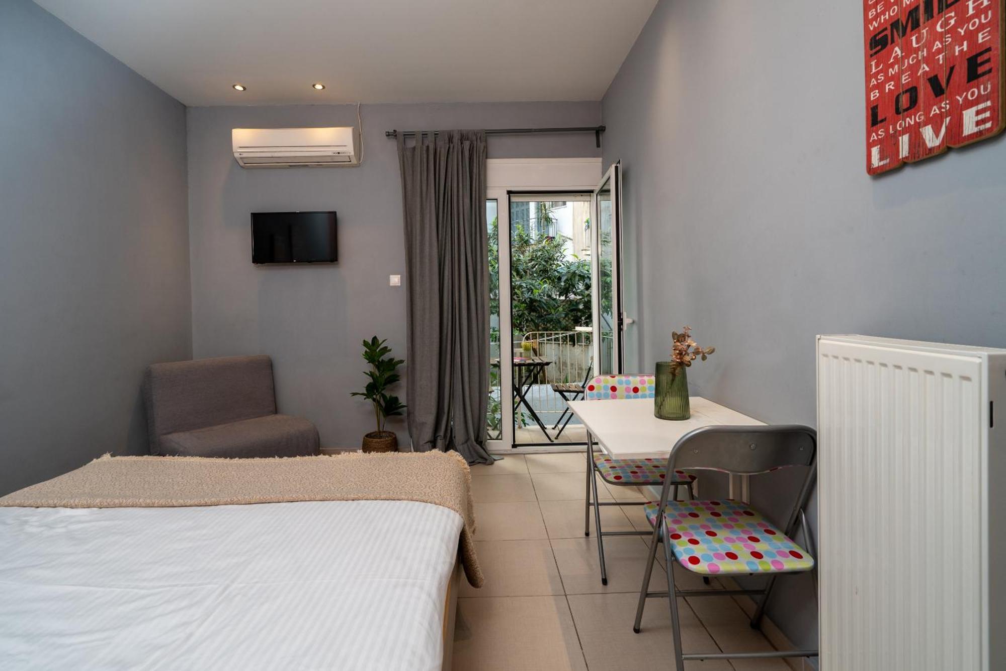 Ideally Located Apartment In Central Athens Exterior photo