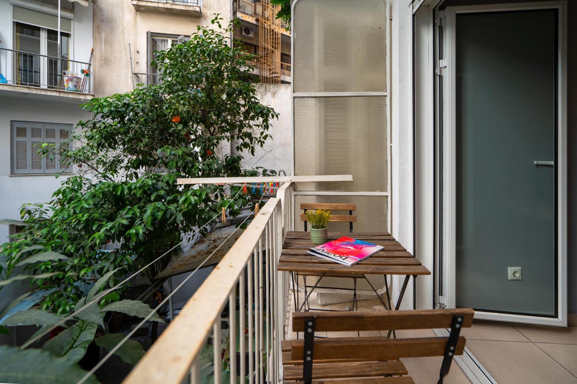 Ideally Located Apartment In Central Athens Exterior photo