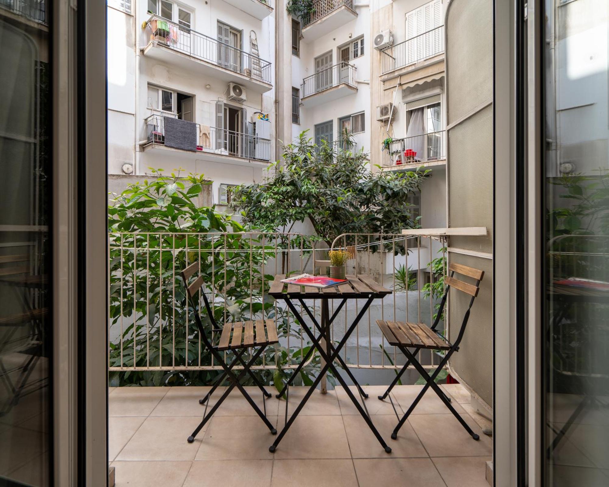 Ideally Located Apartment In Central Athens Exterior photo